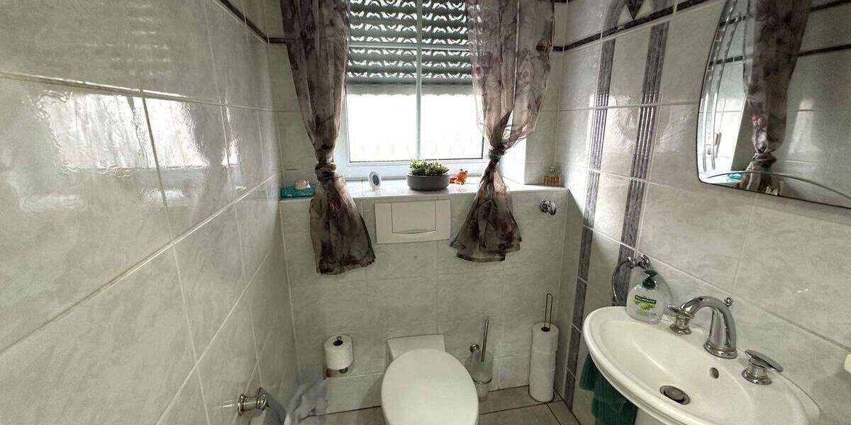 Einfamilienhaus Düren Birkesdorf - 7 Zimmer, 203 m&sup2;, 680.000&euro; | Angebot:25692151