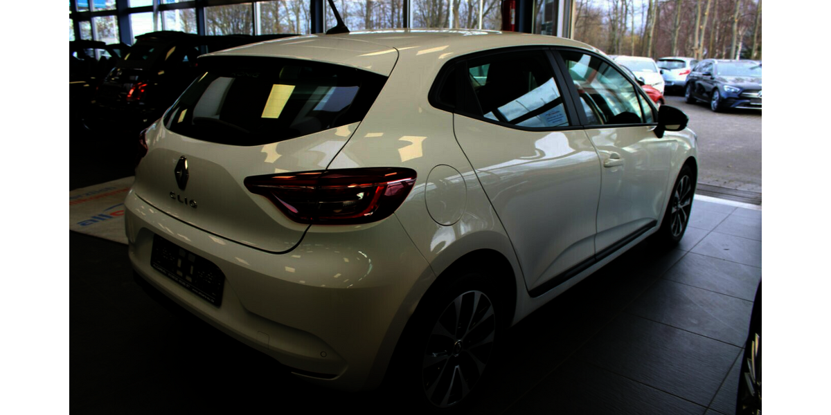 Renault Clio SCe 65 EQUILIBRE 17.461 km 12.980 &euro; Euskirchen 53881