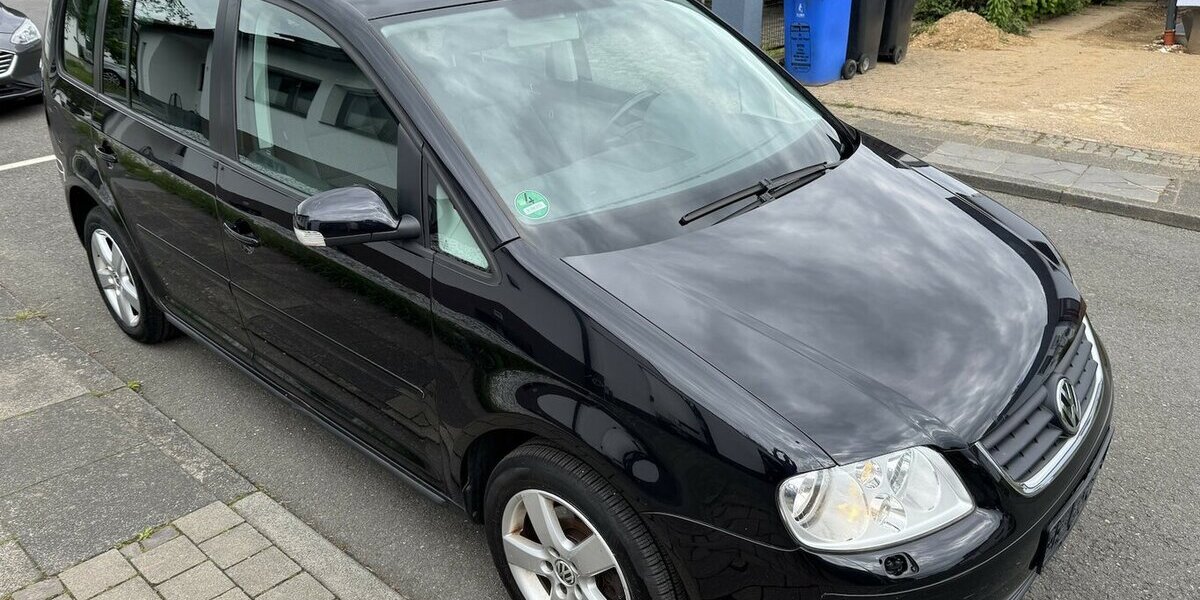 VW Touran 1.6FSI 7Sitze SR+WR eGSD DSG 1Hd !MÄNGEL! 213.000 km 1.100 &euro; Erftstadt 50374