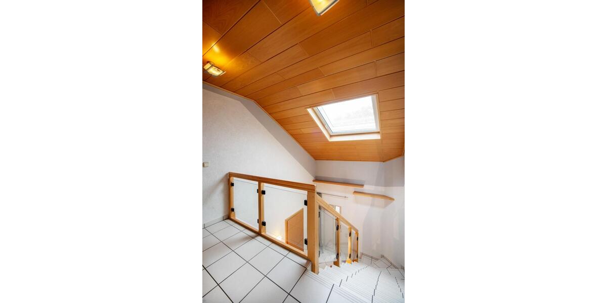 Einfamilienhaus Königswinter - 8 Zimmer, 215 m&sup2;, 929.000&euro; | Angebot:25649369