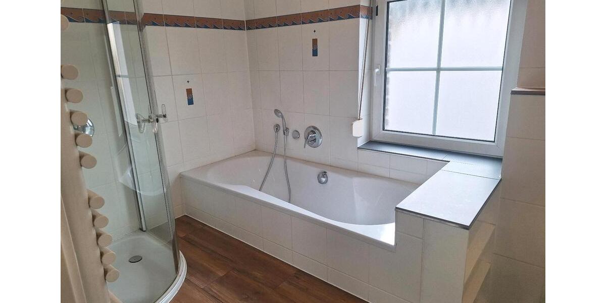 Einfamilienhaus Niederkassel - 5 Zimmer, 126 m&sup2;, 1.500&euro; | Angebot:26006004