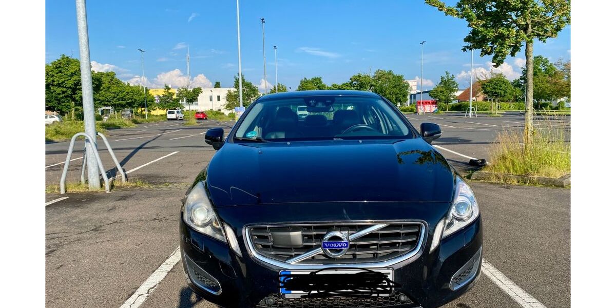 Volvo S60 210.000 km 7.200 &euro; Euskirchen 53879