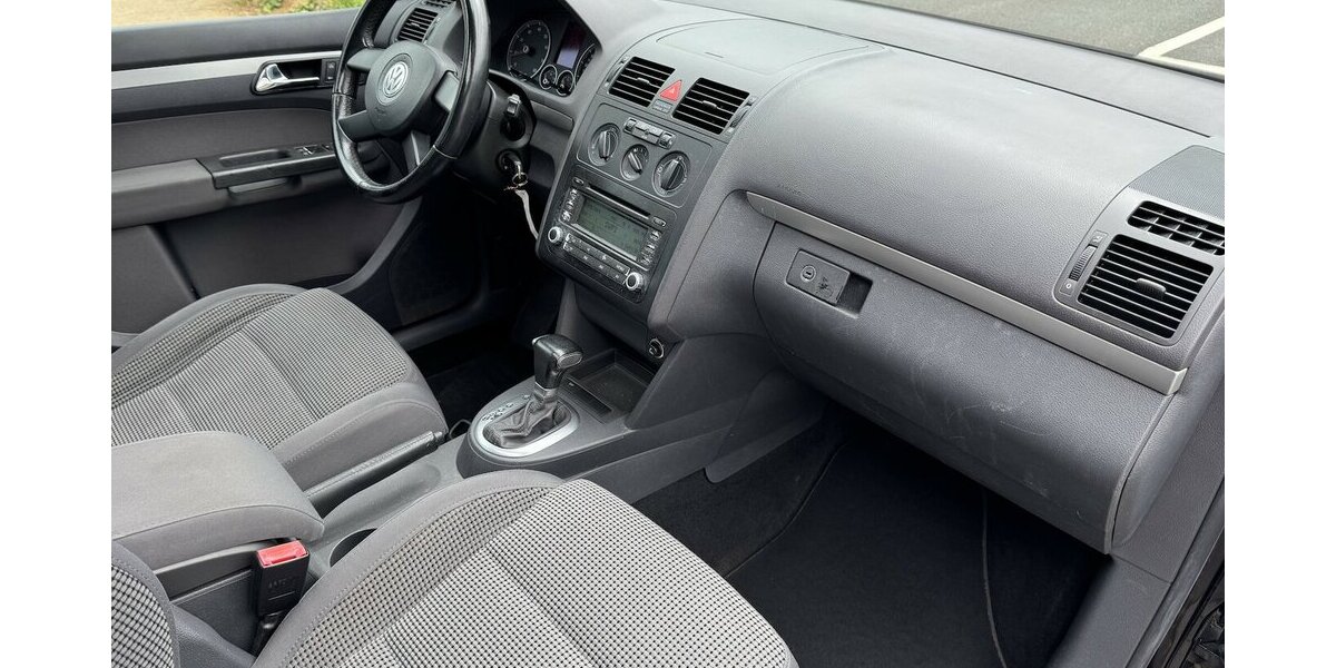 VW Touran 1.6FSI 7Sitze SR+WR eGSD DSG 1Hd !MÄNGEL! 213.000 km 1.100 &euro; Erftstadt 50374