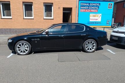 Maserati Quattroporte 97.500 km 15.900 &euro; Düren 52353