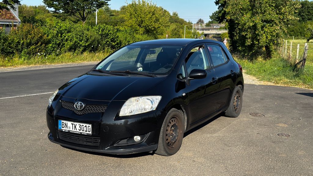 Toyota Auris 256.000 km 3.000 &euro; Königswinter 53639