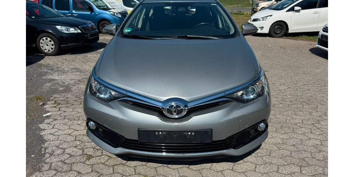Toyota Auris 170.938 km 7.499 &euro; Euskirchen 53879