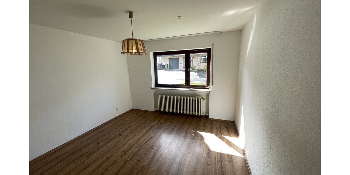 Großzügige Erdgeschosswohnung mit separatem Appartement in Ittenbach - Erdgeschoßwohnung Königswinter Ittenbach | Angebot:26067640