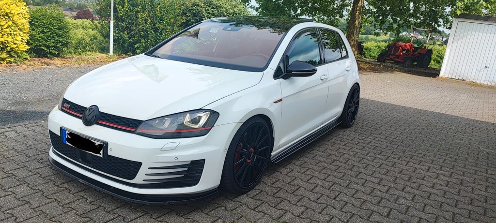 VW Golf 213.750 km 10.899 &euro; Königswinter 53639