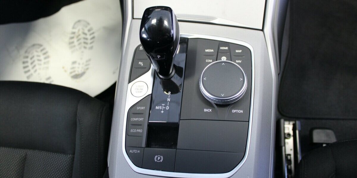 BMW 318 318d Touring Aut. Advantage 97.827 km 22.980 &euro; Euskirchen 53881