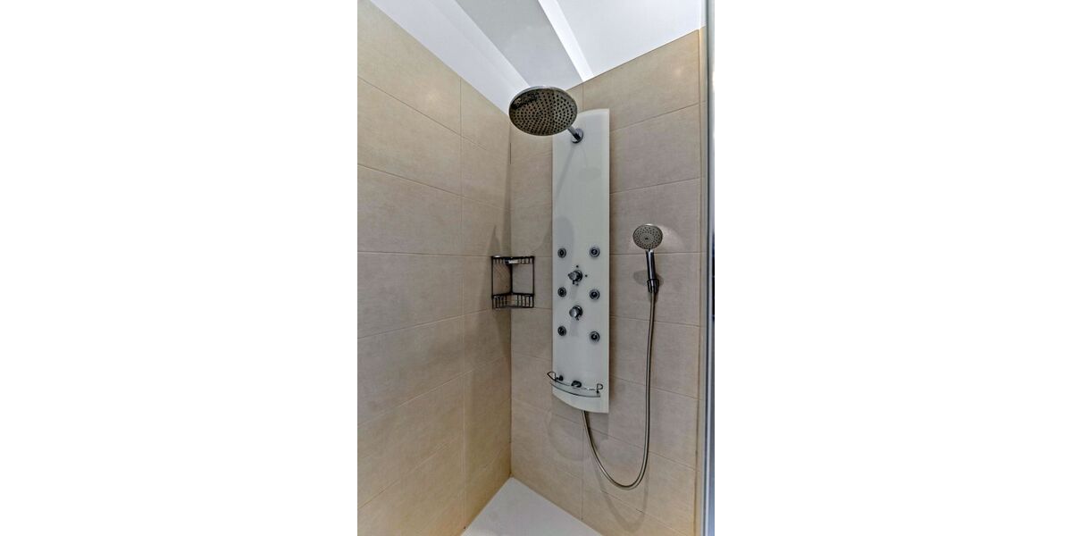 Nachhaltiges Anwesen mit top Energiewerten, Reitanlage und Platz für mehrere Generationen! - Mehrfamilienhaus, Wohnhaus Königswinter | Angebot:21578876