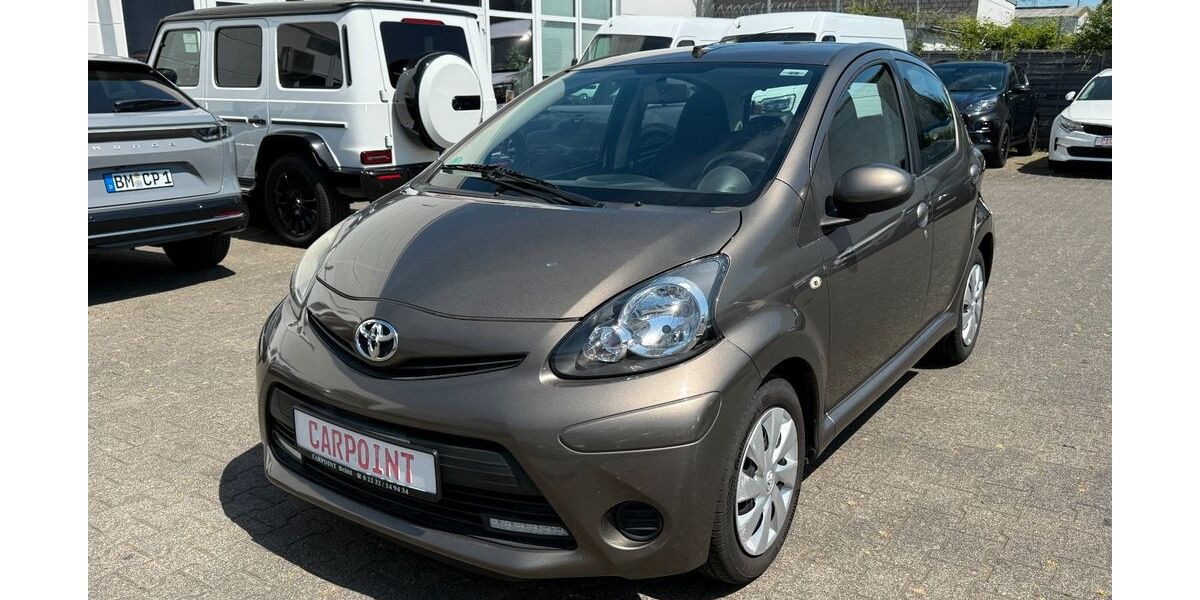 Toyota Aygo (X) 70.000 km 5.450 &euro; Brühl 50321