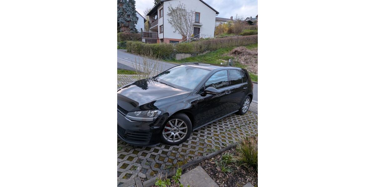 VW Golf 126.000 km 14.500 &euro; Königswinter 53639