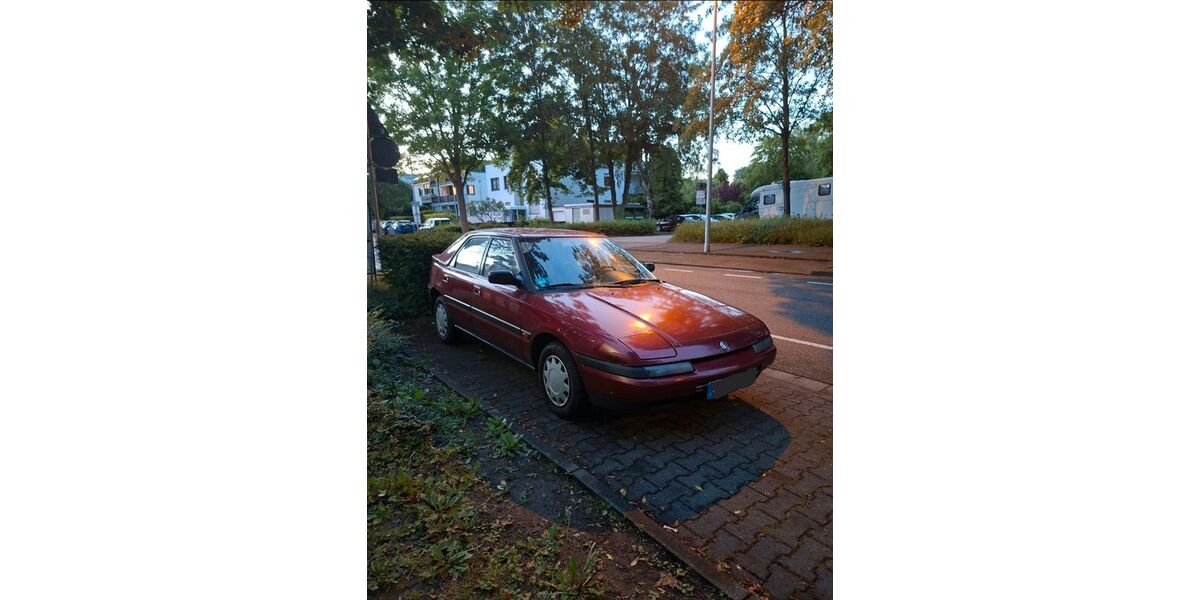 Mazda 323 215.274 km 2.000 &euro; Königswinter 53639