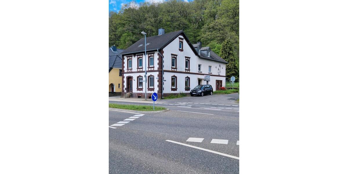 Einfamilienhaus Schleiden - 15 Zimmer, 250 m&sup2;, 290.000&euro; | Angebot:26613905