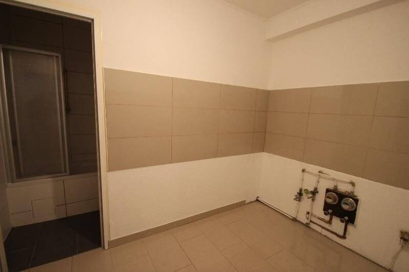 Etagenwohnung Bonn Brüser Berg - 3 Zimmer, 84 m&sup2;, 195.000&euro; | Angebot:25690097