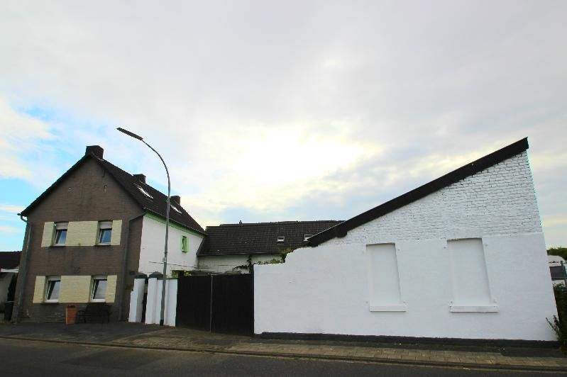 Bauernhaus, Landhaus Niederkassel Ranzel - 1 Zimmer, 253 m&sup2;, 419.000&euro; | Angebot:25737033