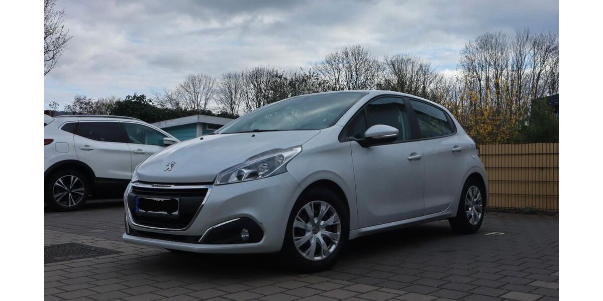 Peugeot 208 150.000 km 6.250 &euro; Bonn 53119