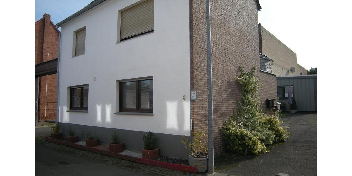 Mehrfamilienhaus, Wohnhaus Erftstadt - 10 Zimmer, 258 m&sup2;, 550.000&euro; | Angebot:25753227