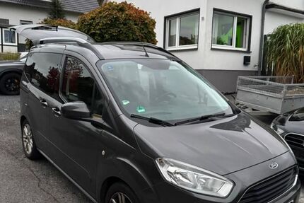 Ford Tourneo Courier 96.000 km 8.450 &euro; Königswinter 53639