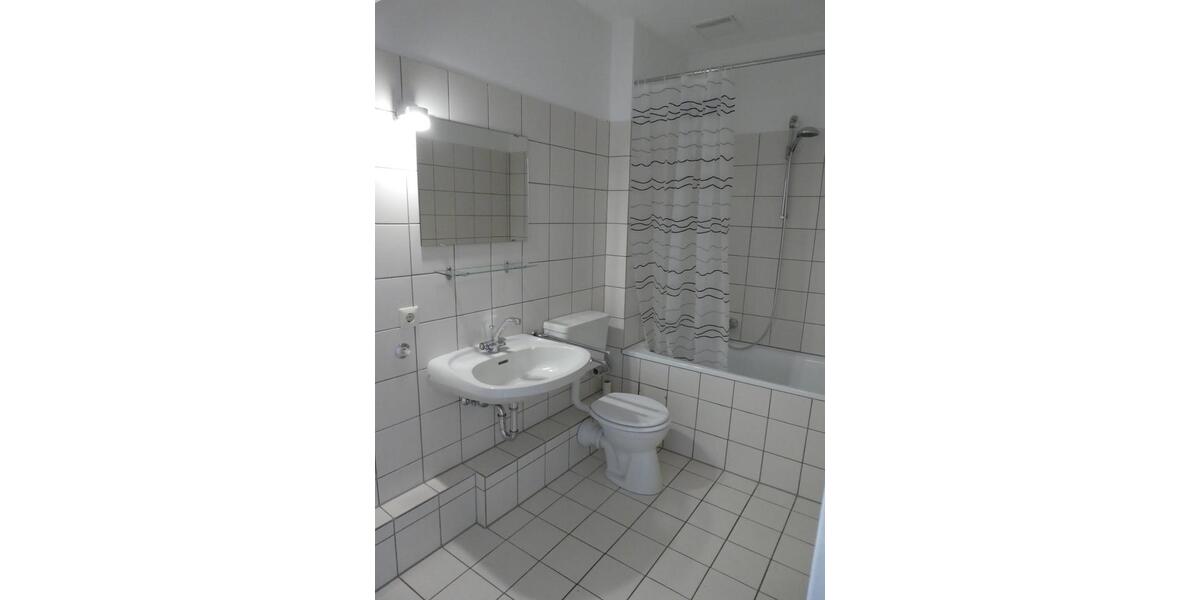 Dachgeschoßwohnung Bonn Poppelsdorf - 3.5 Zimmer, 77 m&sup2;, 850&euro; | Angebot:25991585