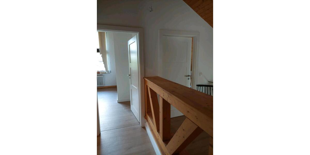 Dachgeschoßwohnung Altenahr - 3 Zimmer, 95 m&sup2;, 800&euro; | Angebot:25550864