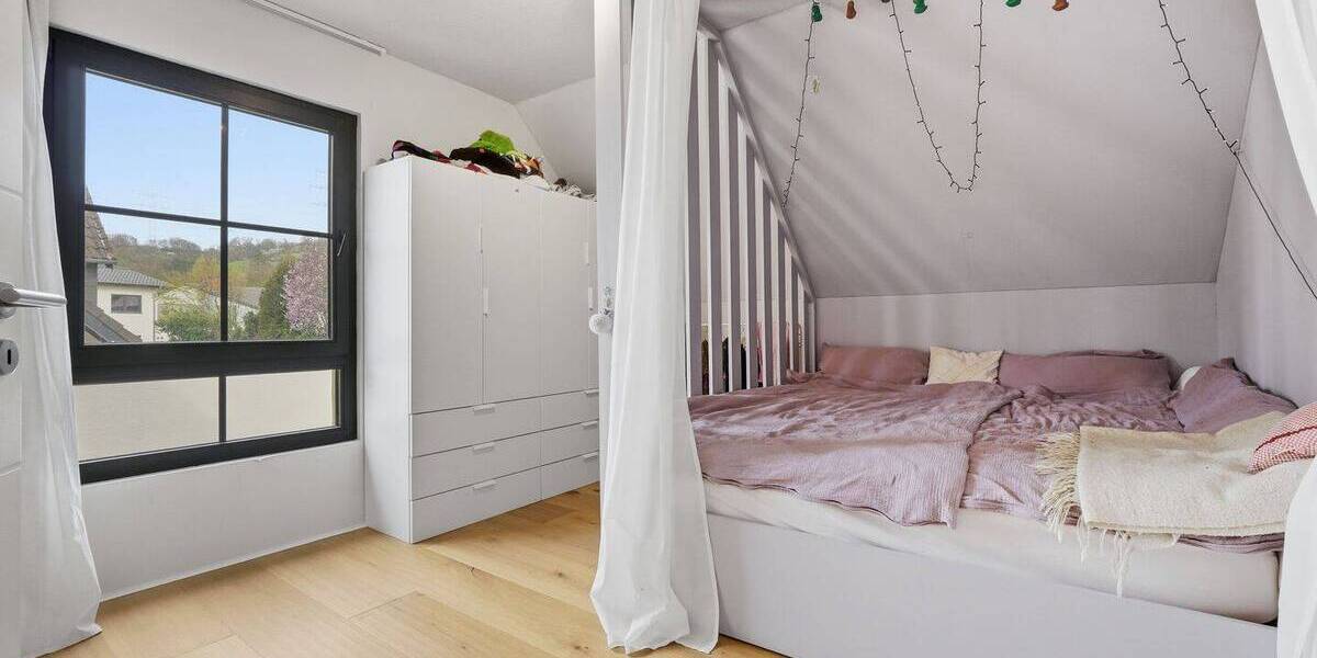 Einfamilienhaus Bonn Brüser Berg - 7 Zimmer, 220 m&sup2;, 525.000&euro; | Angebot:26043634