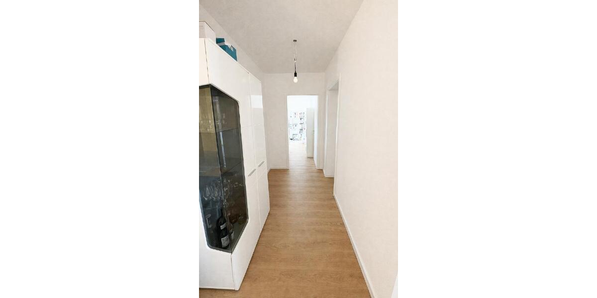 Etagenwohnung Bonn Tannenbusch - 3 Zimmer, 93 m&sup2;, 1.425&euro; | Angebot:25887562