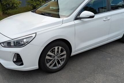 Hyundai i30 136.000 km 8.800 &euro; Bonn 53127