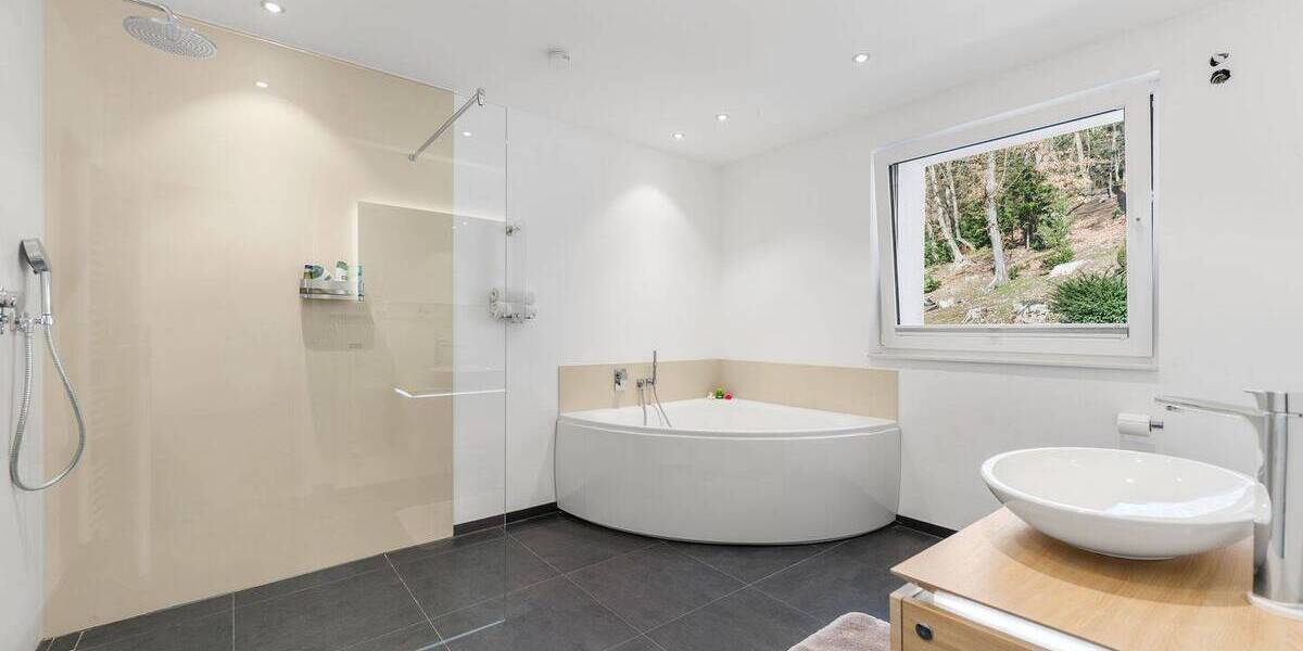 Einfamilienhaus Kreuzau Untermaubach - 7 Zimmer, 280 m&sup2;, 775.000&euro; | Angebot:25938946