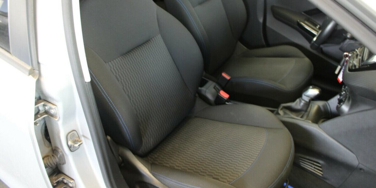 Peugeot 208 1.2 PureTech 82 Style - Panorama - 5-Türig - 89.226 km 8.980 &euro; Euskirchen 53881