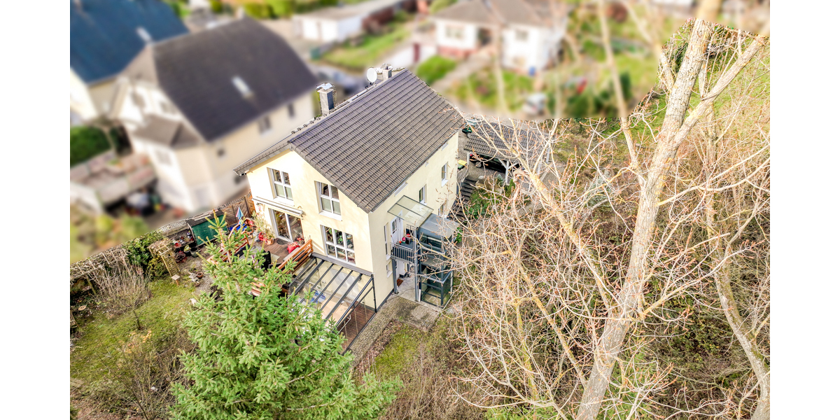 Direkt am Naturschutzgebiet! Modernes Haus mit Einliegerwohnung, Aufzug und vielen Extras! - Einfamilienhaus Königswinter | Angebot:24598297