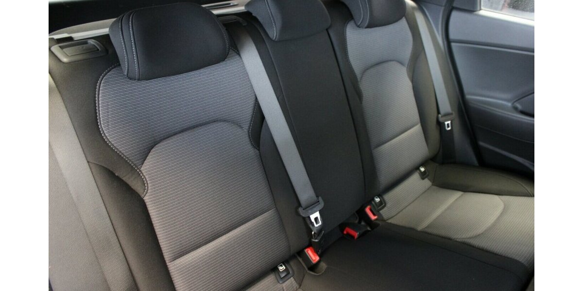 Hyundai i30 Kombi 1.0 T-GDI DCT Select 42.180 km 16.980 &euro; Euskirchen 53881