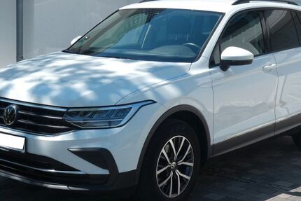 VW Tiguan 49.800 km 26.900 &euro; Bornheim 53332