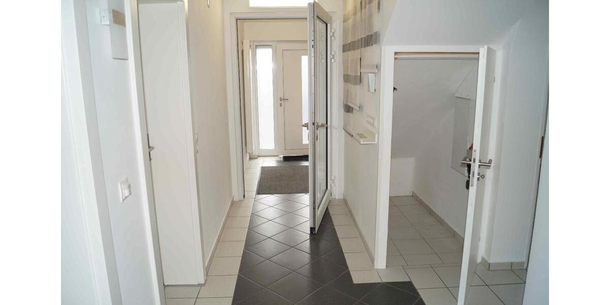 Erdgeschoßwohnung Königswinter - 2 Zimmer, 78 m&sup2;, 925&euro; | Angebot:25988653