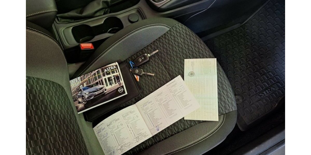 Opel Astra Klima Navi Temp CarPlay GARANTIE 28.000 km 28.000 km 14.900 &euro; Erftstadt 50374