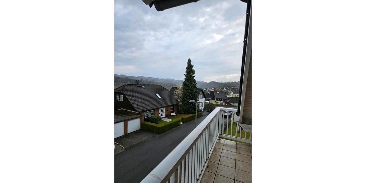 Dachgeschoßwohnung Erftstadt - 4 Zimmer, 83 m&sup2;, 800&euro; | Angebot:25959353