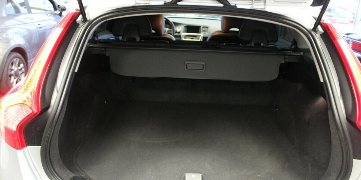 Volvo V60 Cross Country D4 Geartronic Pro - Schiebedach 104.995 km 19.980 &euro; Euskirchen 53881