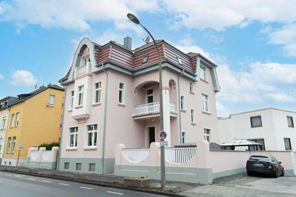 Haus Rheinbach - 7 Zimmer, 241 m&sup2;, 698.000&euro; | Angebot:24646736