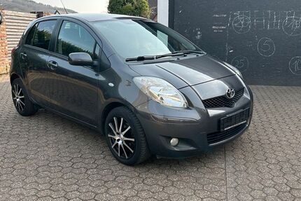 Toyota Yaris 167.094 km 3.899 &euro; Kreuzau 52372