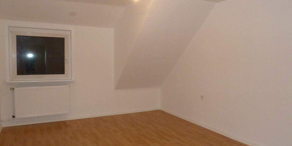 Etagenwohnung Hameln Nordstadt - 3 Zimmer, 81 m&sup2;, 725&euro; | Angebot:25752905