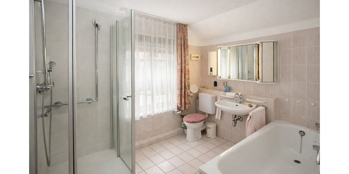 Mit 3D: Attraktives Reihenmittelhaus mit Garten und Carport – ideal für Familien - Reihenmittelhaus Meckenheim | Angebot:25269336