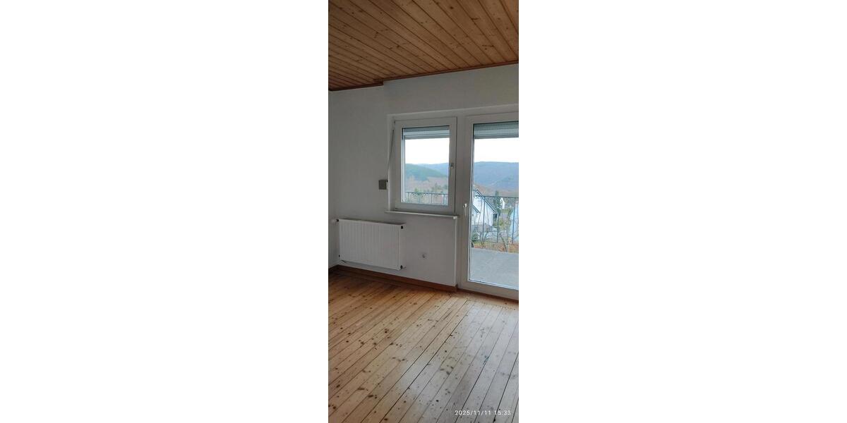 Doppelhaushälfte Hönningen - 7 Zimmer, 135 m&sup2;, 950&euro; | Angebot:25394434