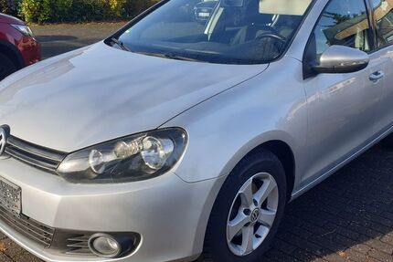 VW Golf 116.000 km 9.900 &euro; Bonn 53229