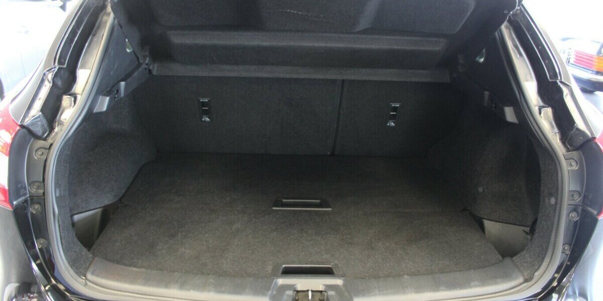 Nissan Qashqai 1.6 dCi Xtronic TEKNA - Pano - AHK - 108.138 km 14.980 &euro; Euskirchen 53881