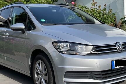 VW Touran 88.388 km 21.900 &euro; Rheinbach 53359