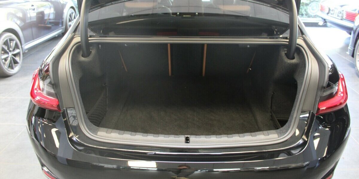 BMW 318 318d Aut. Sport Line 69.998 km 27.980 &euro; Euskirchen 53881