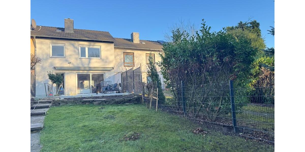 Reihenhaus Bonn Beuel-Mitte - 4 Zimmer, 98 m&sup2;, 1.650&euro; | Angebot:24428549