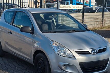Hyundai i20 222.000 km 999 &euro; Düren 52353