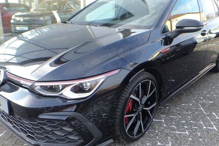 VW Golf 64.800 km 28.689 &euro; Königswinter 53639