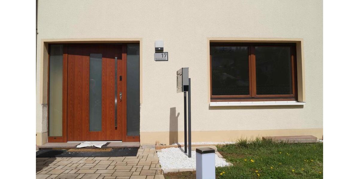 Erdgeschoßwohnung Königswinter - 2 Zimmer, 78 m&sup2;, 925&euro; | Angebot:25988653